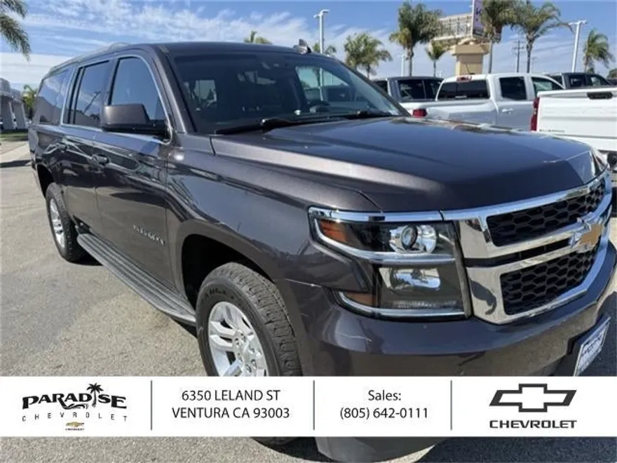 2018 Chevrolet Suburban LT photo 1