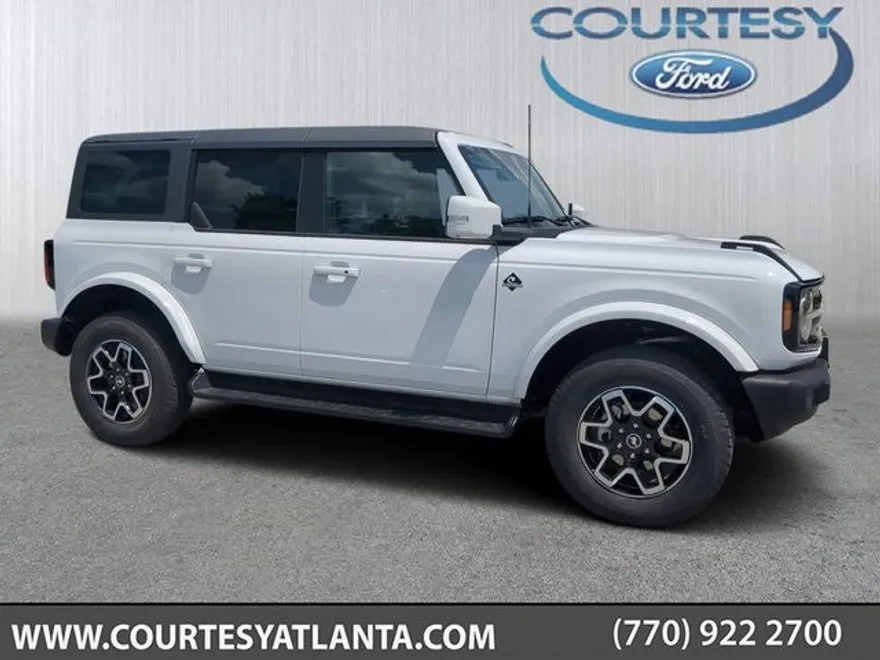 2025 Ford Bronco Outer Banks photo 1