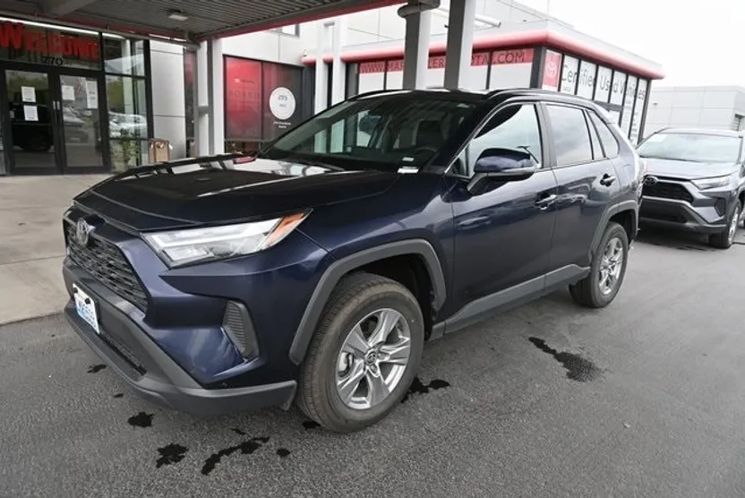 2024 Toyota RAV4 XLE photo 1