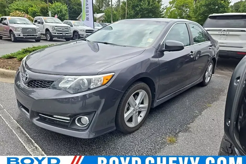 2014 Toyota Camry L photo 1