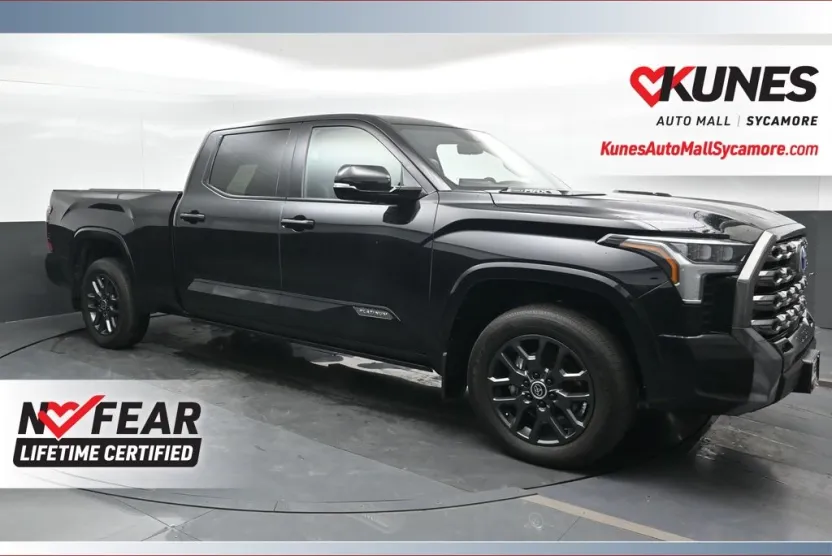 2024 Toyota Tundra Platinum photo 1