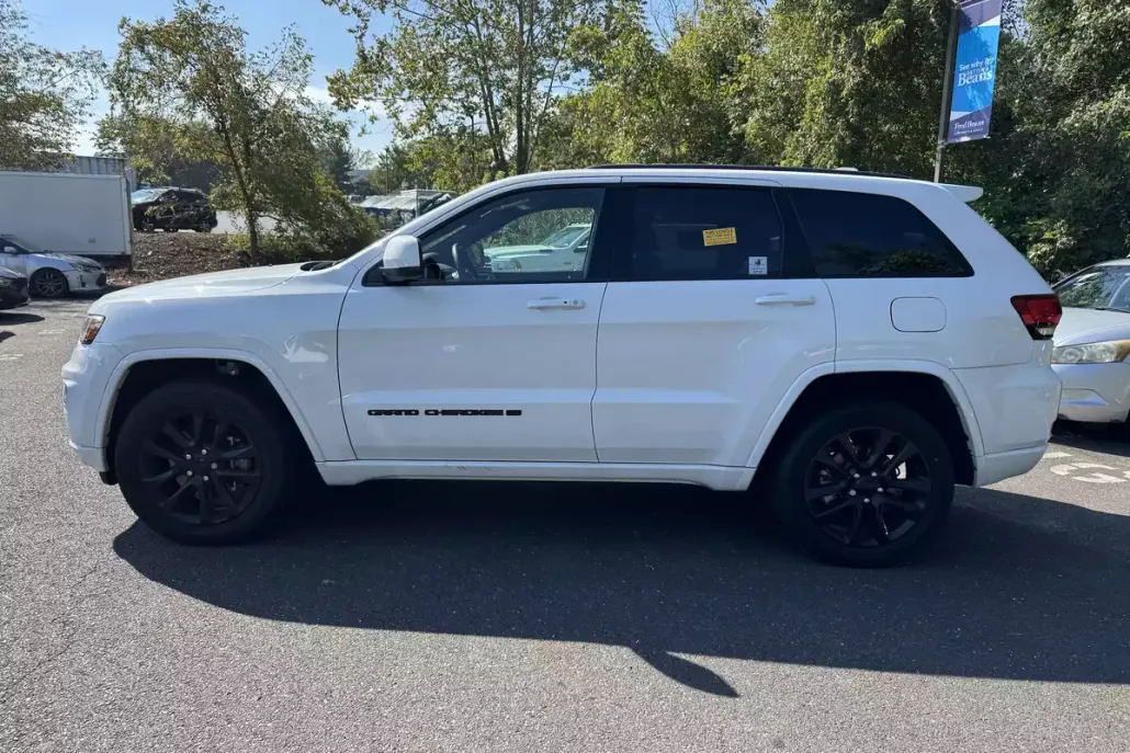 2022 Jeep Cherokee Laredo X photo 1