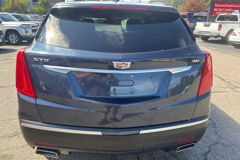 2018 Cadillac XT5 Luxury photo 1