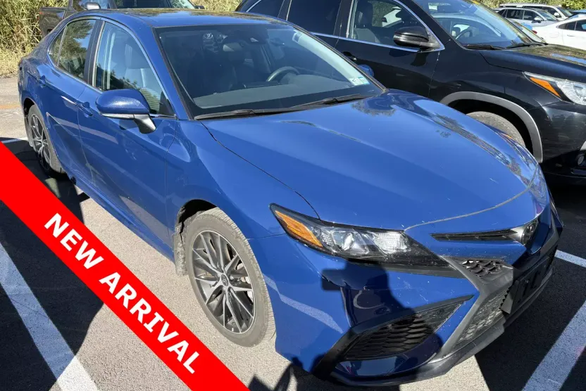 2023 Toyota Camry SE photo 1