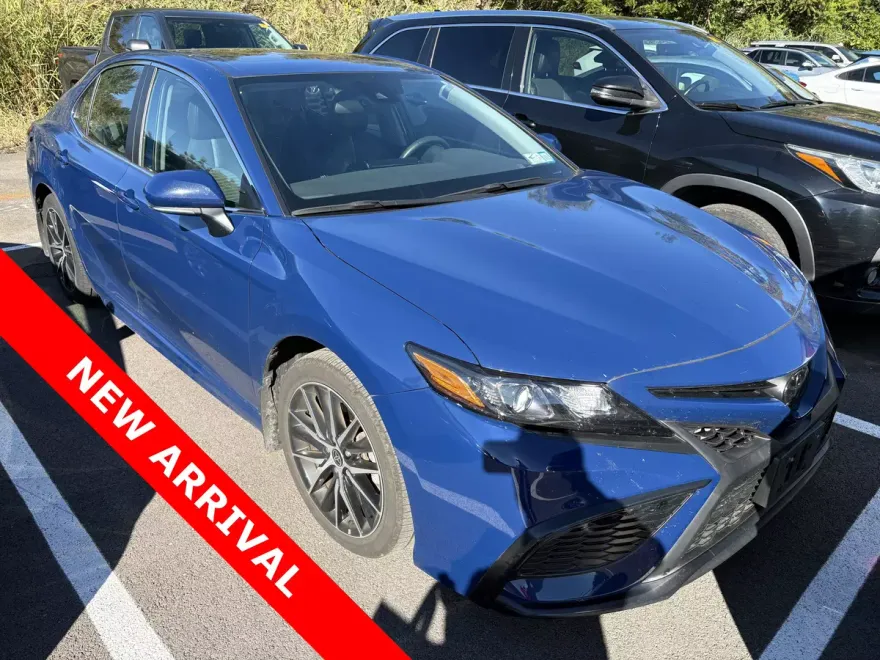 2023 Toyota Camry SE photo 1