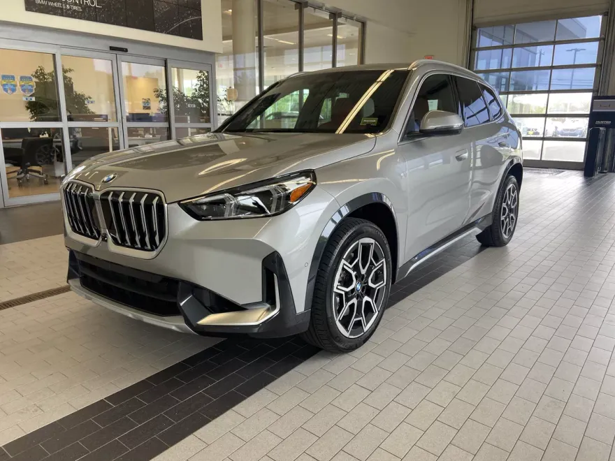 2025 Bmw X1 XDrive28i photo 1