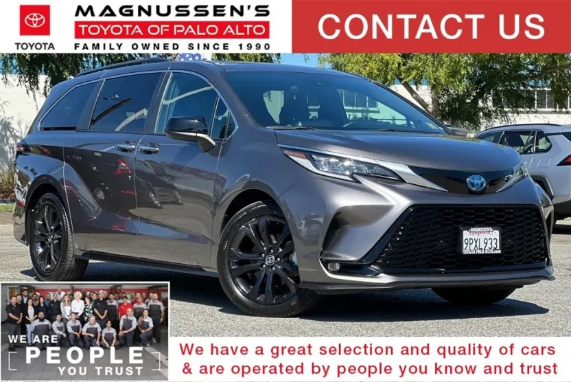 2022 Toyota Sienna XSE photo 1
