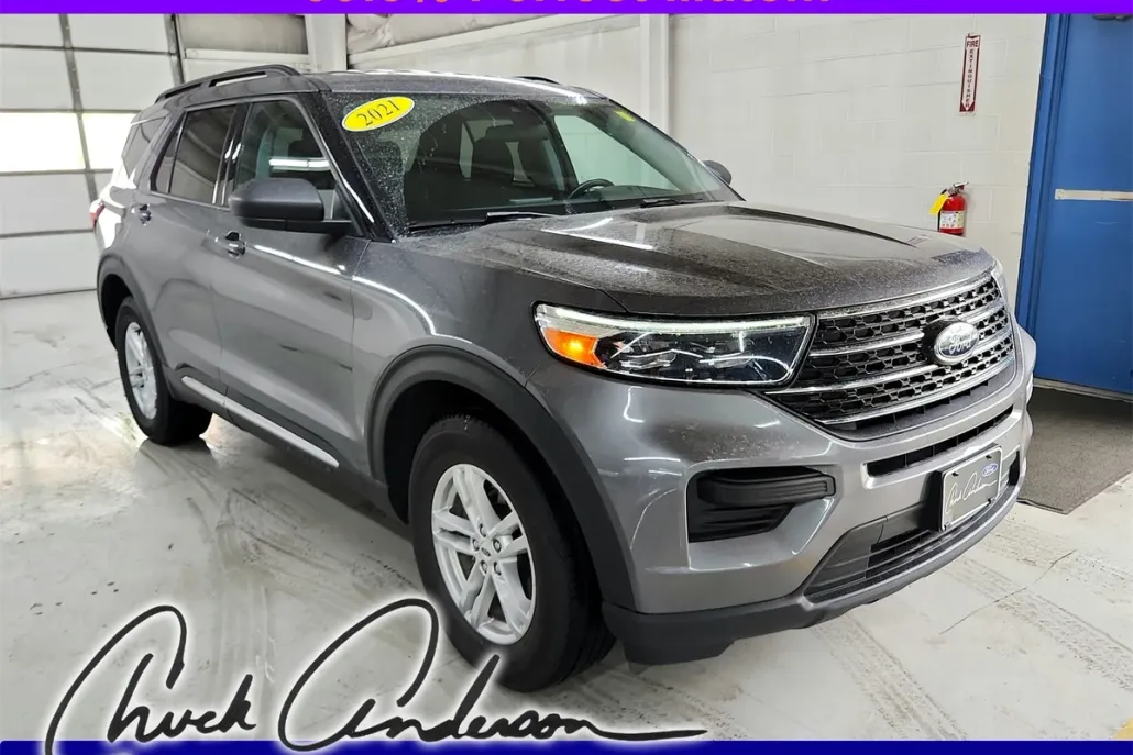 2021 Ford Explorer XLT photo 1