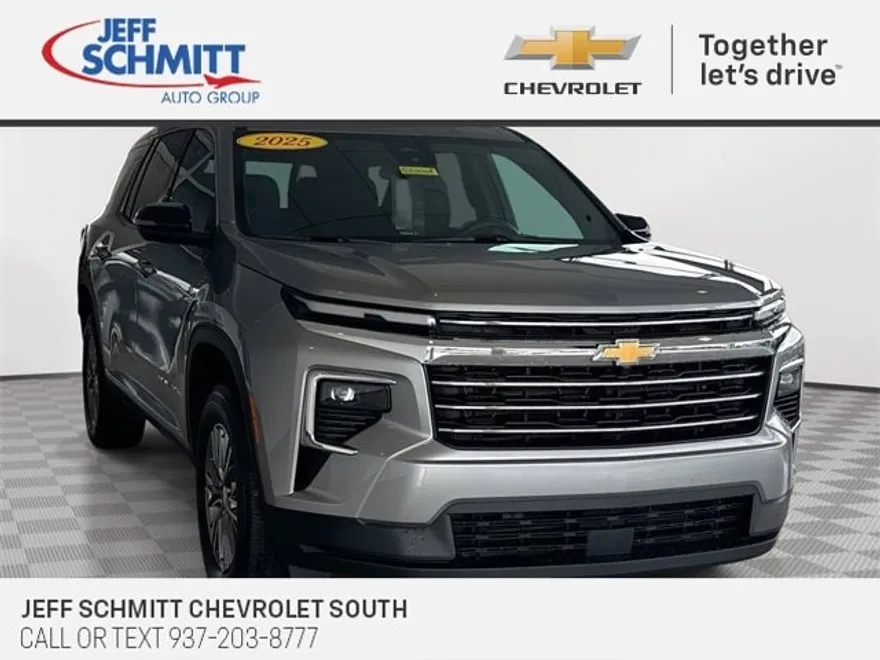 2025 Chevrolet Traverse photo 1