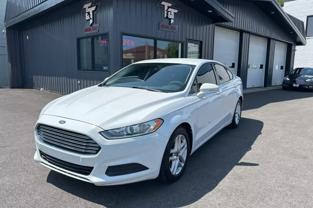 2014 Ford Fusion SE photo 1