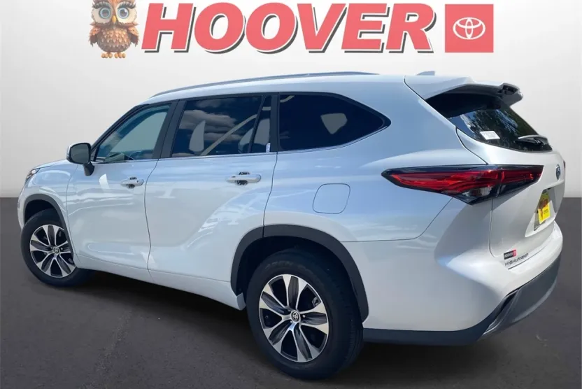 2023 Toyota Highlander Hybrid XLE photo 1