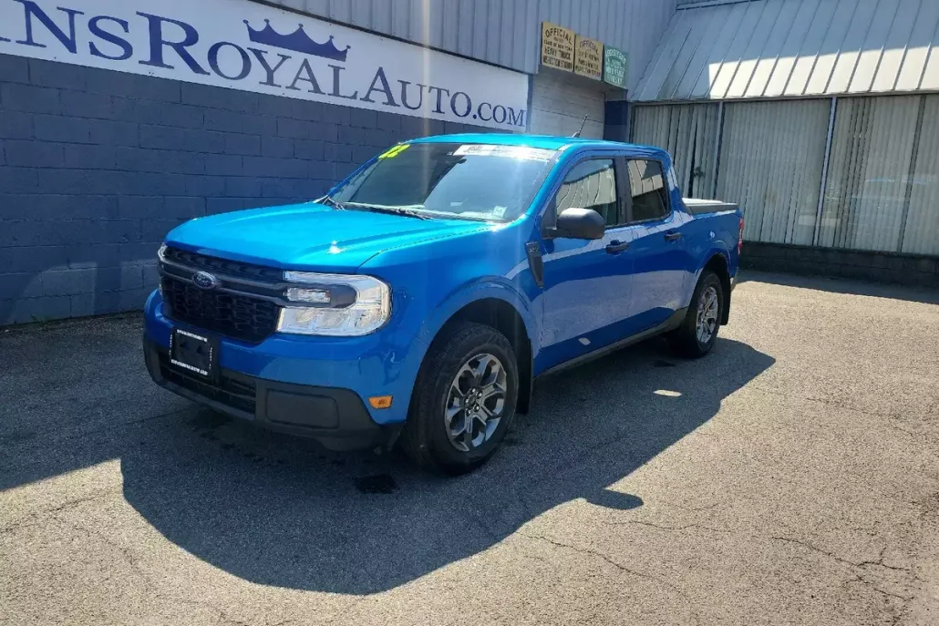 2022 Ford Maverick XLT photo 1