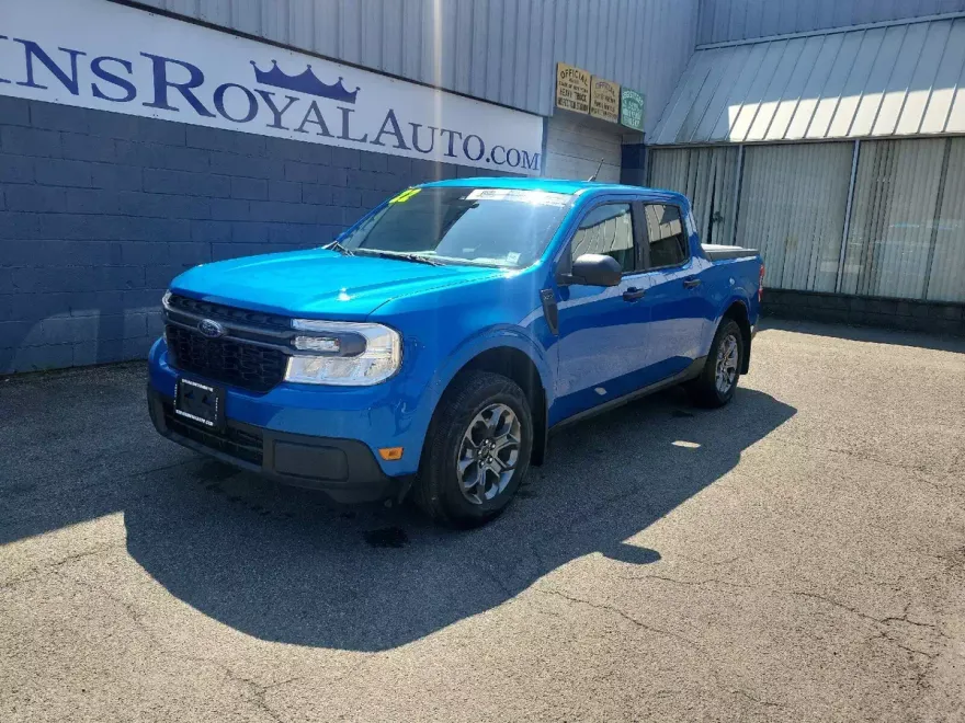 2022 Ford Maverick XLT photo 1