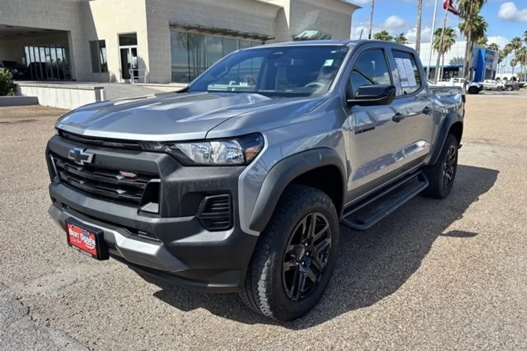2024 Chevrolet Colorado Trail Boss photo 1