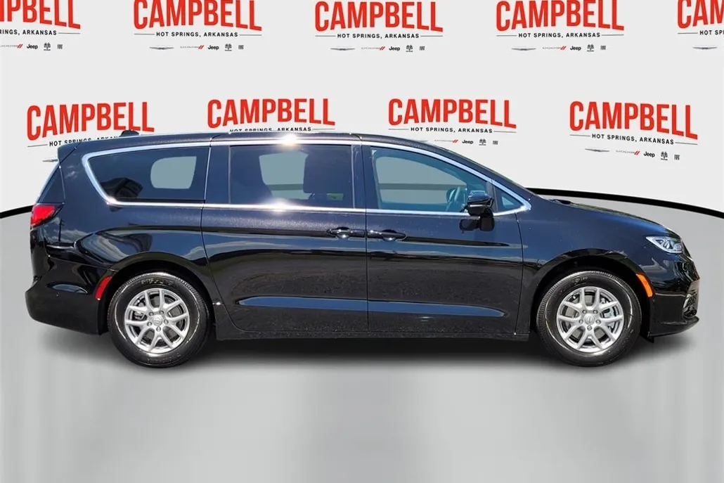 2025 Chrysler Pacifica photo 1