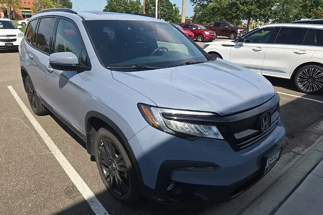 2022 Honda Pilot Black Edition photo 1