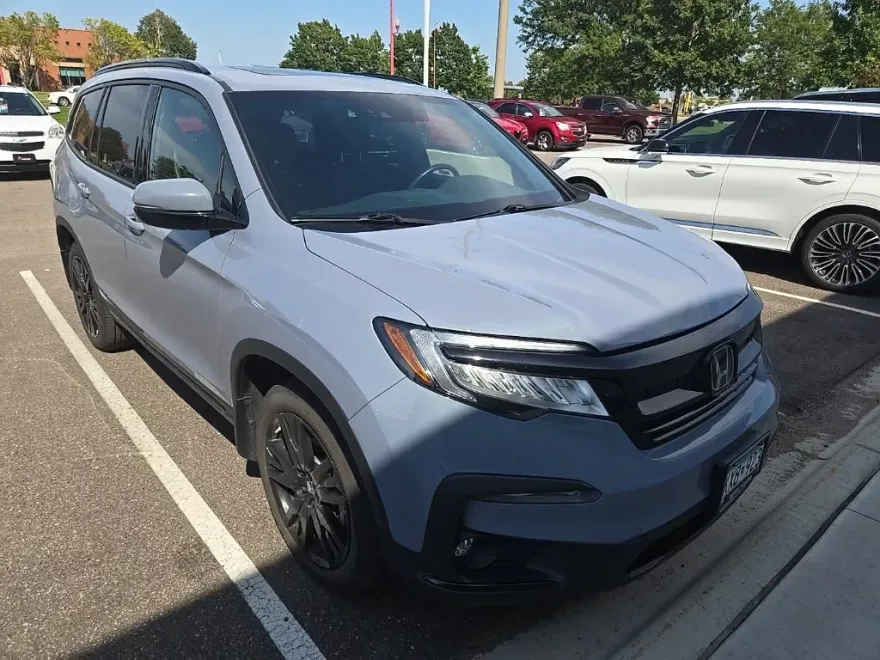 2022 Honda Pilot Black Edition photo 1