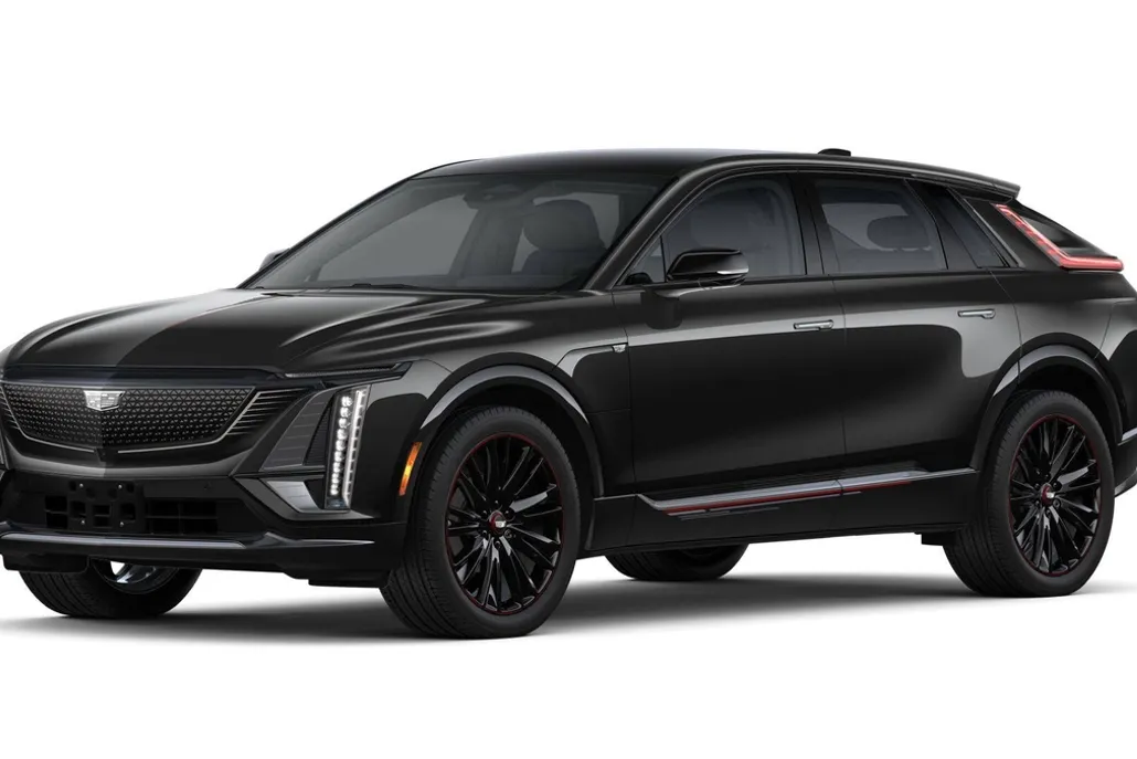 2026 Cadillac Lyriq Sport photo 1