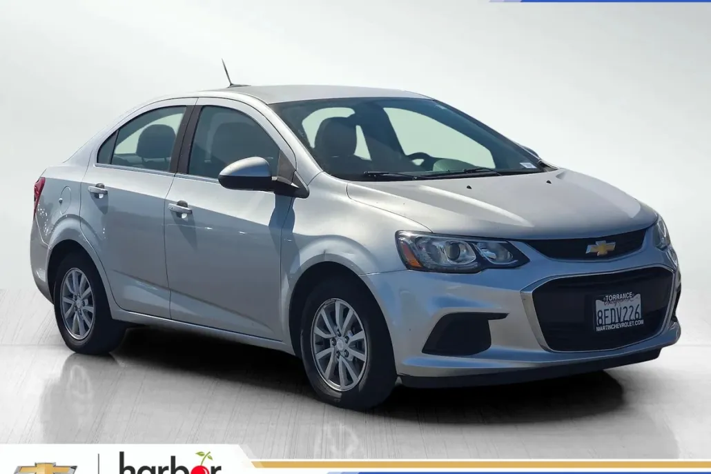 2018 Chevrolet Sonic LT photo 1