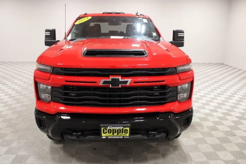2024 Chevrolet Silverado 2500HD Custom photo 1