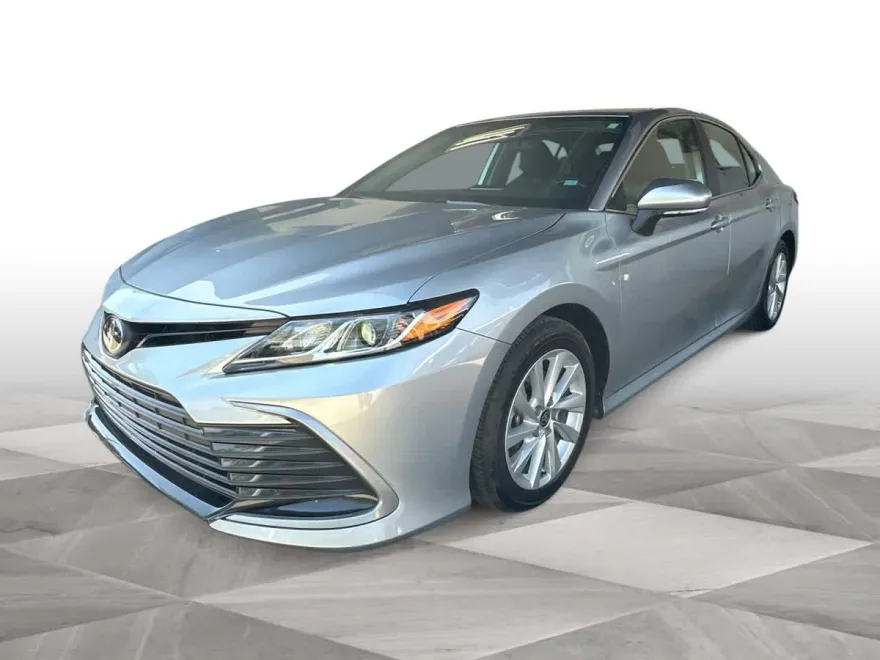 2024 Toyota Camry LE photo 1