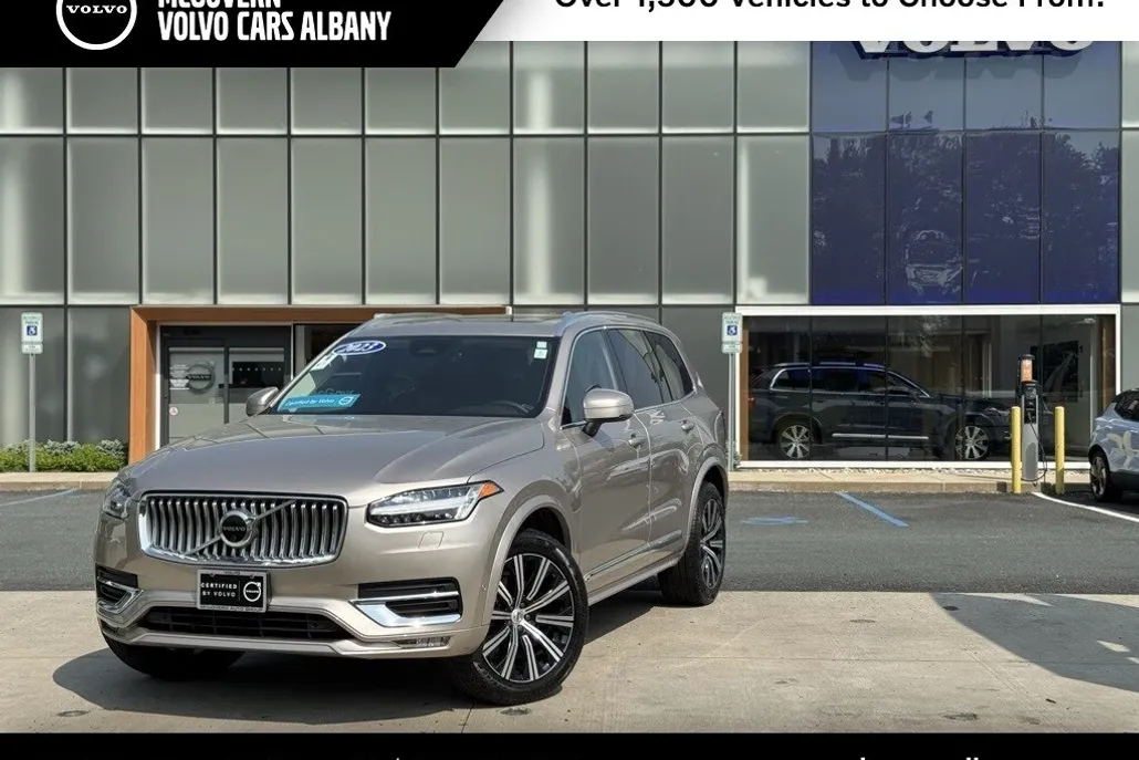 2023 Volvo XC90 Plus photo 1