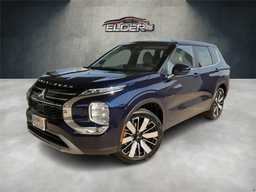 2025 Mitsubishi Outlander SE photo 1