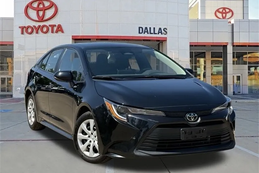 2024 Toyota Corolla LE photo 1