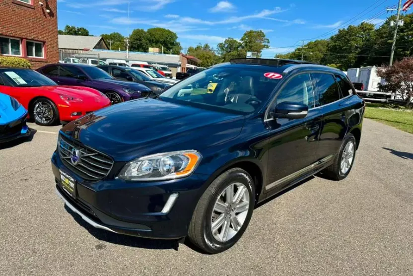 2017 Volvo XC60 T5 Inscription photo 1