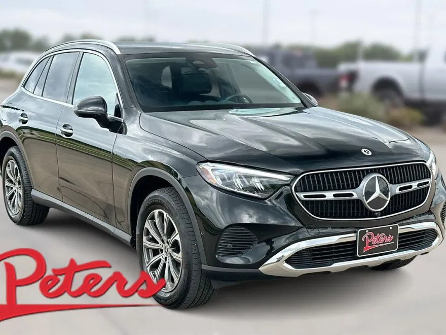2024 Mercedes Benz GLC 300 photo 1