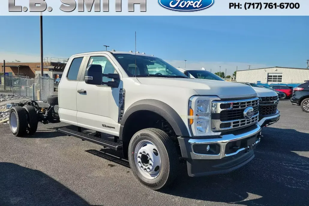 2024 Ford F-450 photo 1
