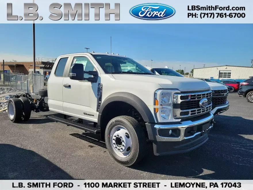 2024 Ford F-450 photo 1