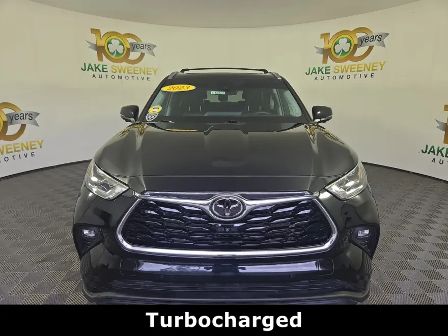 2023 Toyota Highlander Limited photo 1
