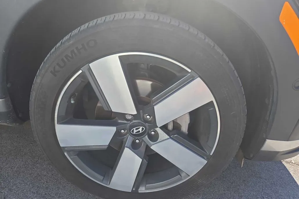2024 Hyundai Santa Fe Limited photo 1