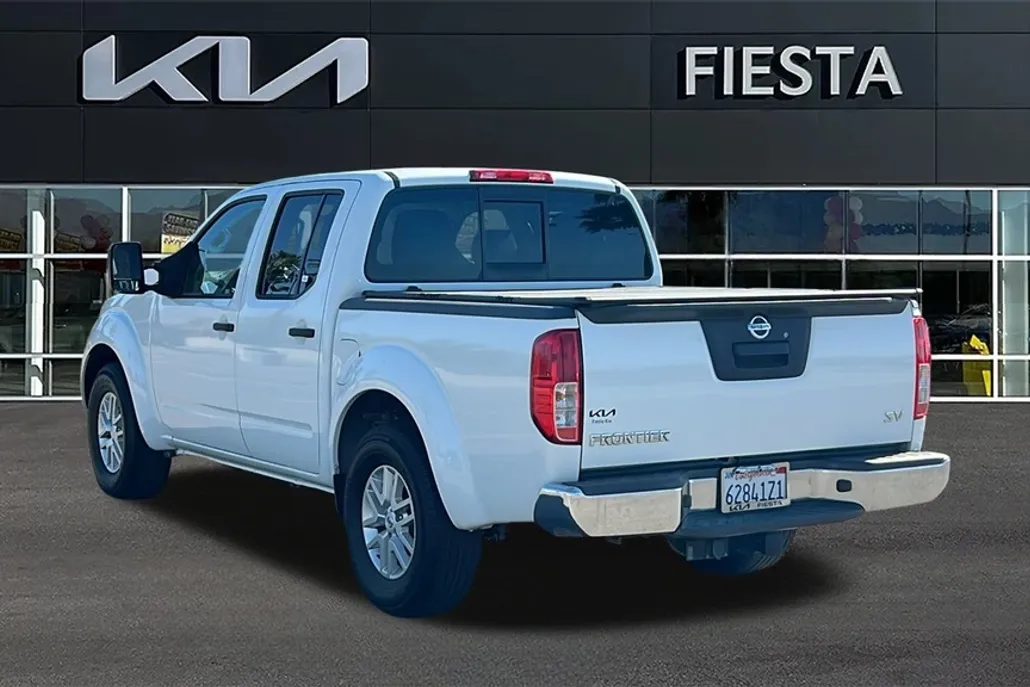 2016 Nissan Frontier SV photo 1