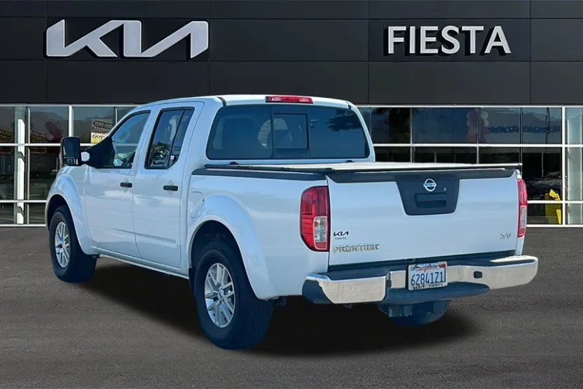 2016 Nissan Frontier SV photo 1