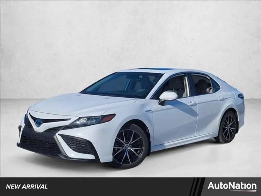 2021 Toyota Camry Hybrid SE photo 1