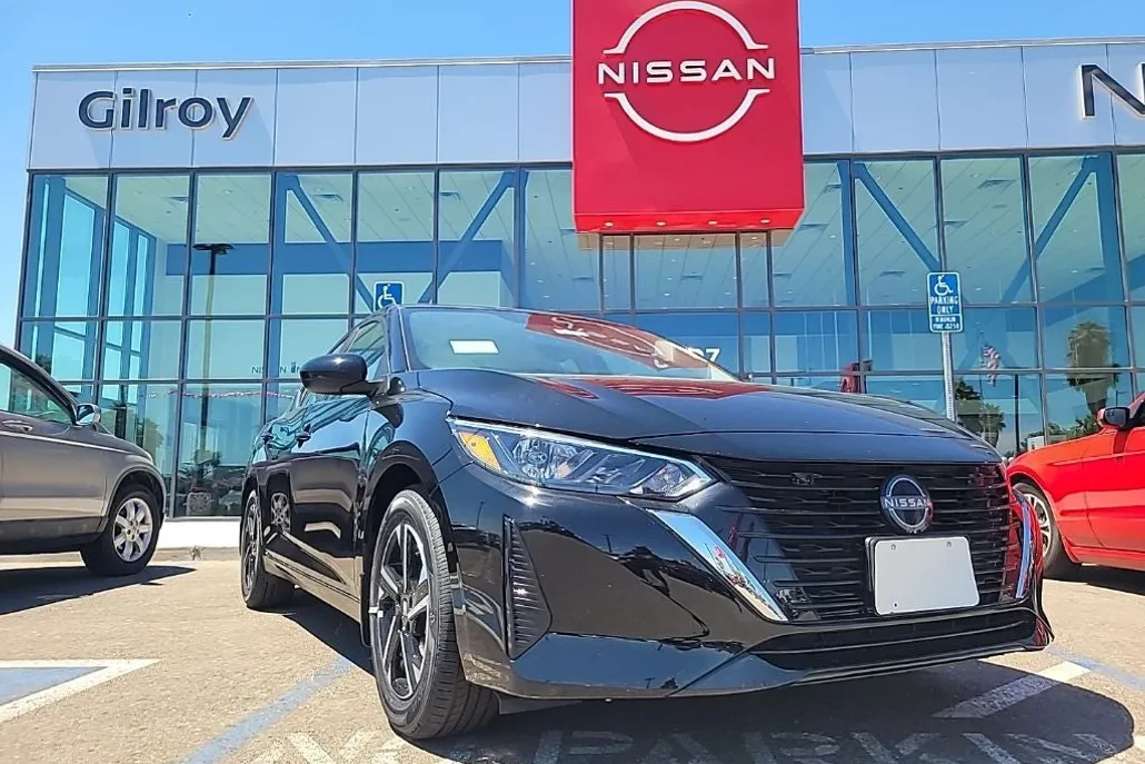 2025 Nissan Sentra SV photo 1