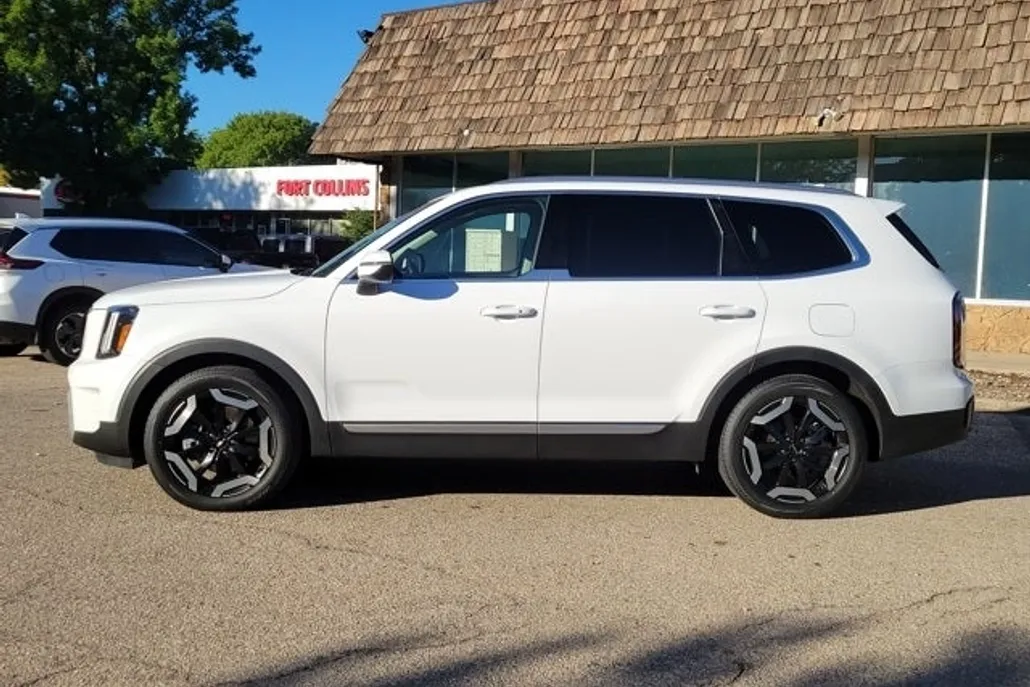 2024 Kia Telluride EX photo 1