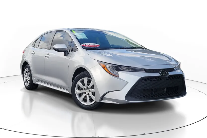 2021 Toyota Corolla LE photo 1