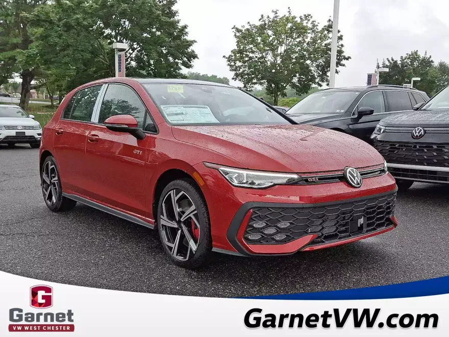 2025 Volkswagen Golf GTI SE photo 1