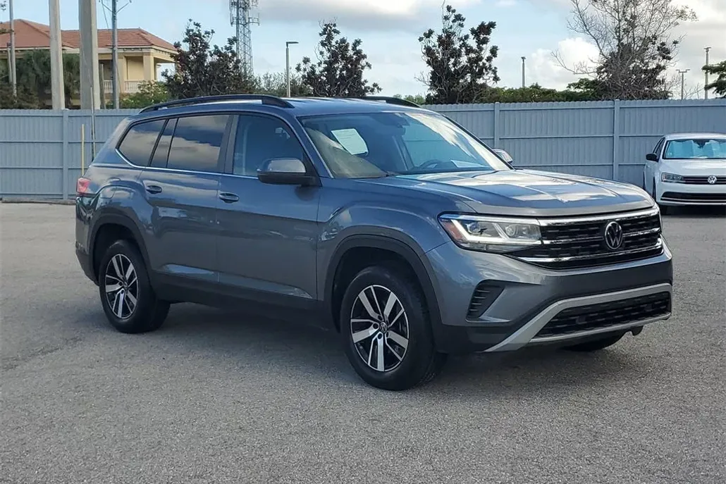 2023 Volkswagen Atlas SE photo 1