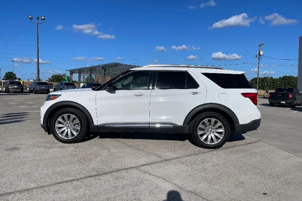 2020 Ford Explorer Limited photo 1