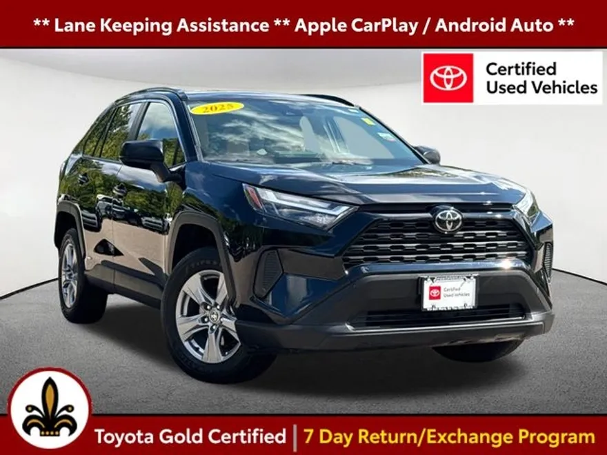 2025 Toyota RAV4 Hybrid LE photo 1