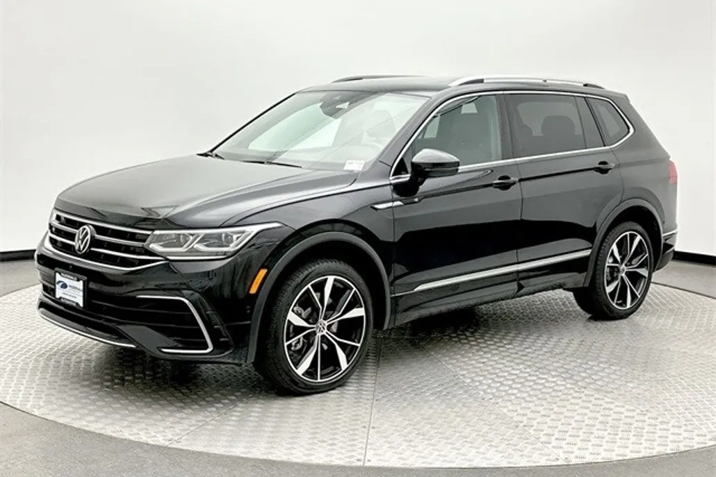 2022 Volkswagen Tiguan SEL Premium R-Line photo 1