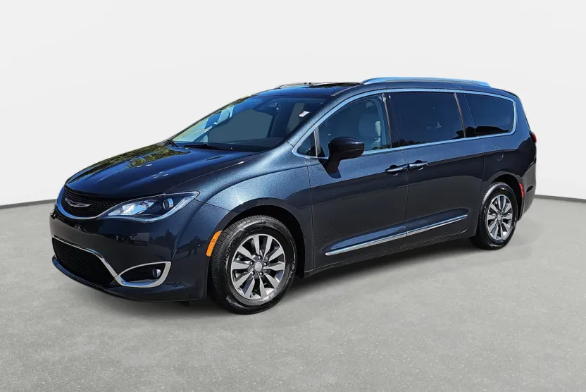 2020 Chrysler Pacifica Touring Plus photo 1