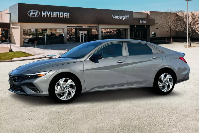 2025 Hyundai Elantra SEL Sport photo 1