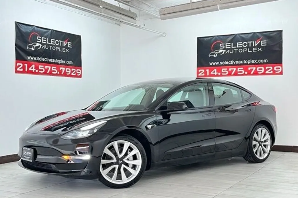 2021 Tesla Model 3 Standard Range Plus photo 1