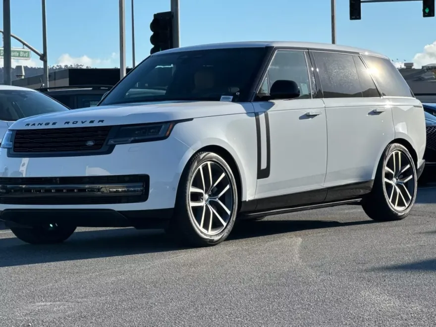 2025 Land Rover Range Rover SE photo 1