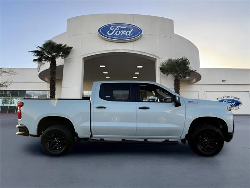 2021 Chevrolet Silverado 1500 LT Trail Boss photo 1